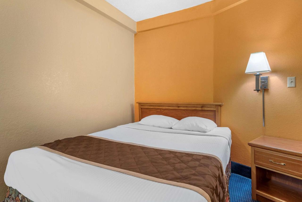 Asam Hotel Goodland ภายนอก รูปภาพ