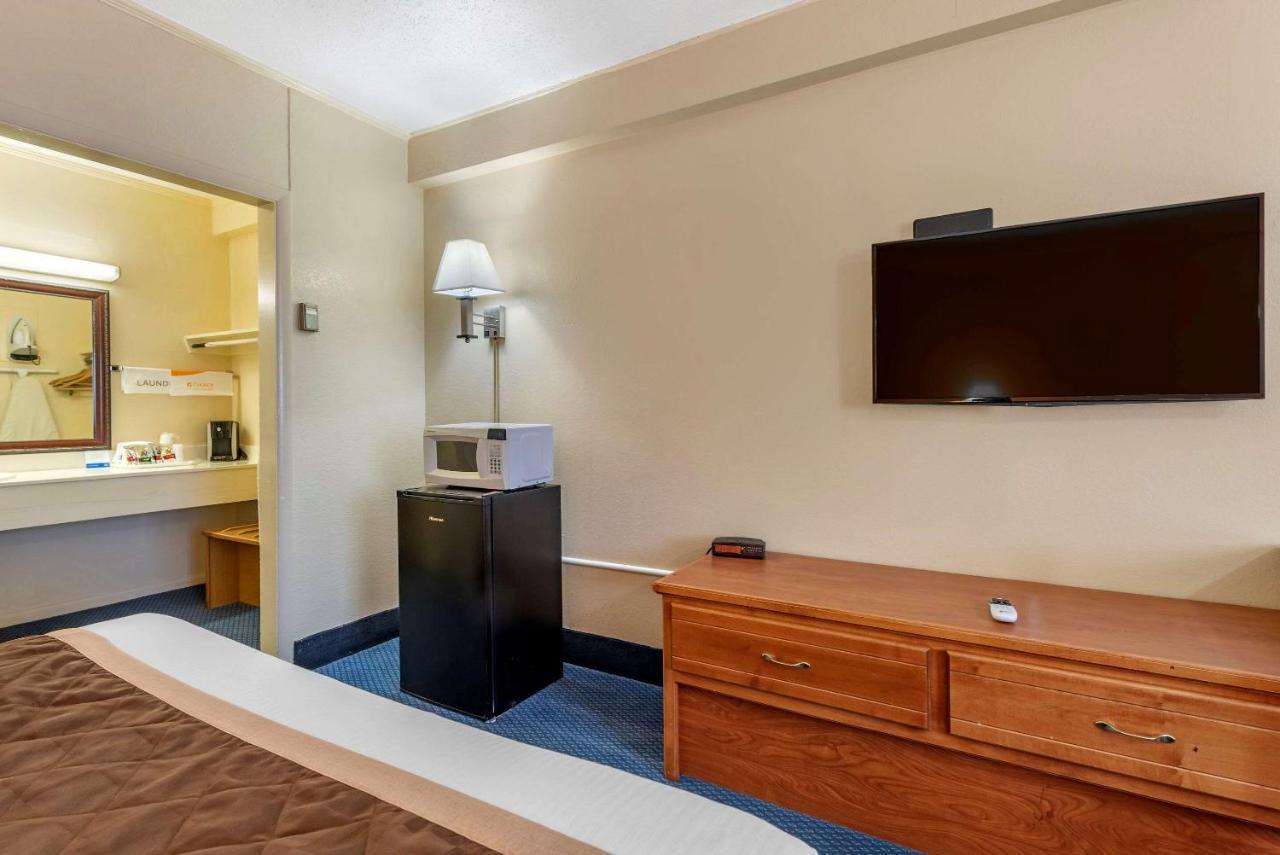Asam Hotel Goodland ภายนอก รูปภาพ