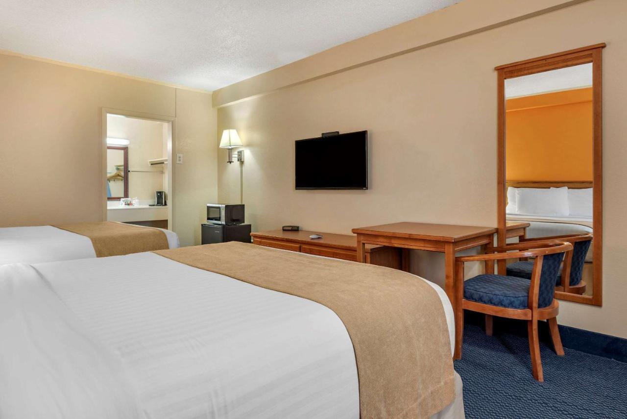 Asam Hotel Goodland ภายนอก รูปภาพ
